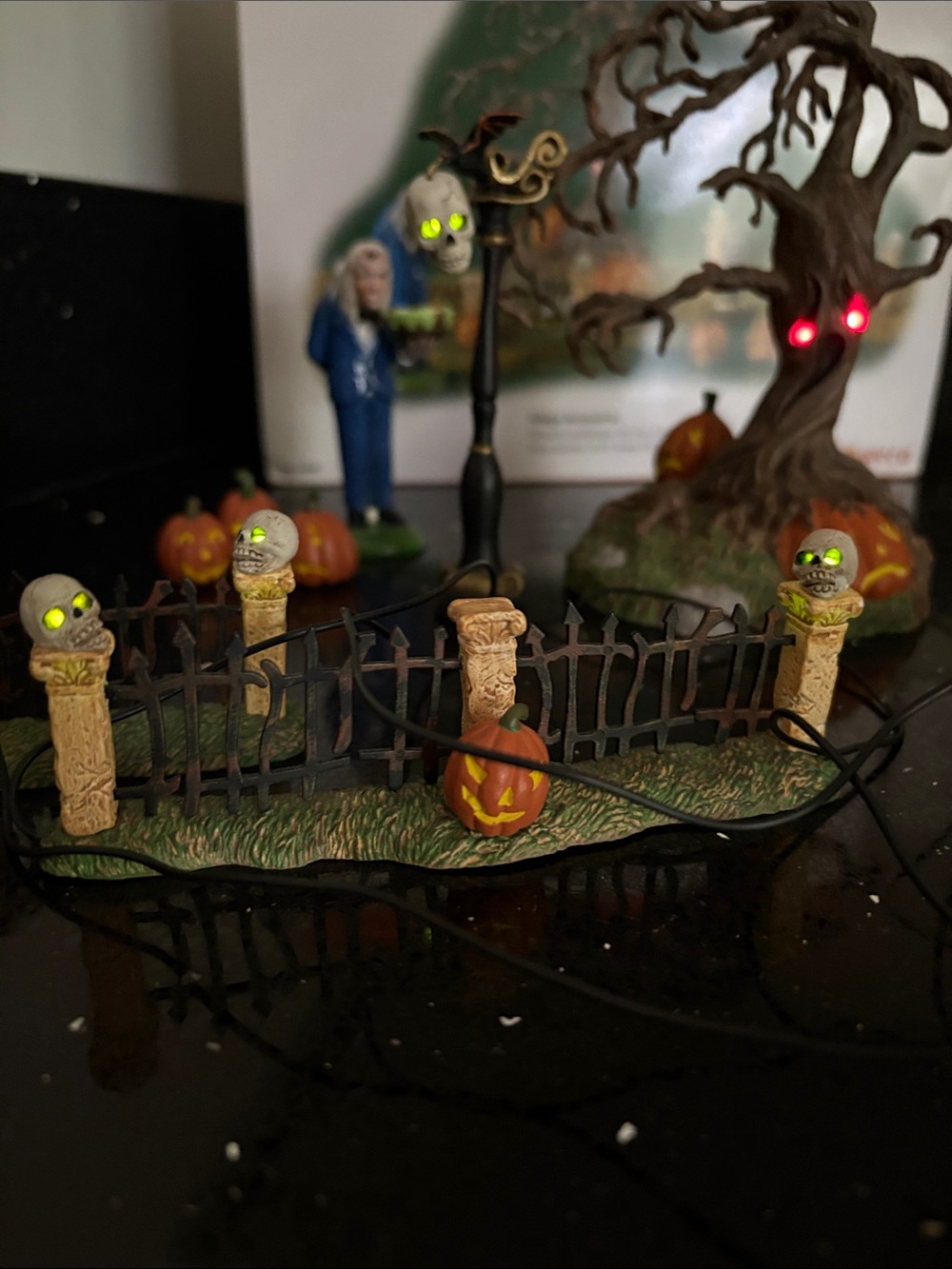 Department 56 LIT Halloween Village Gravely Landscape Accessory Set/8 Spooky - Picture 14 of 17